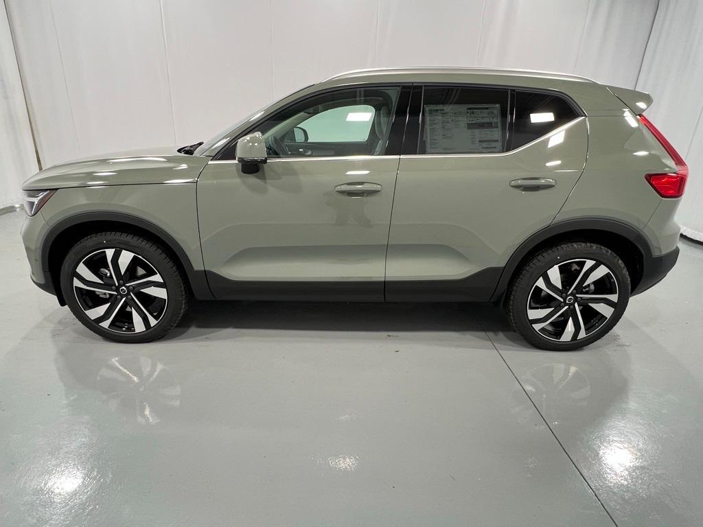 new 2025 Volvo XC40 car, priced at $52,545