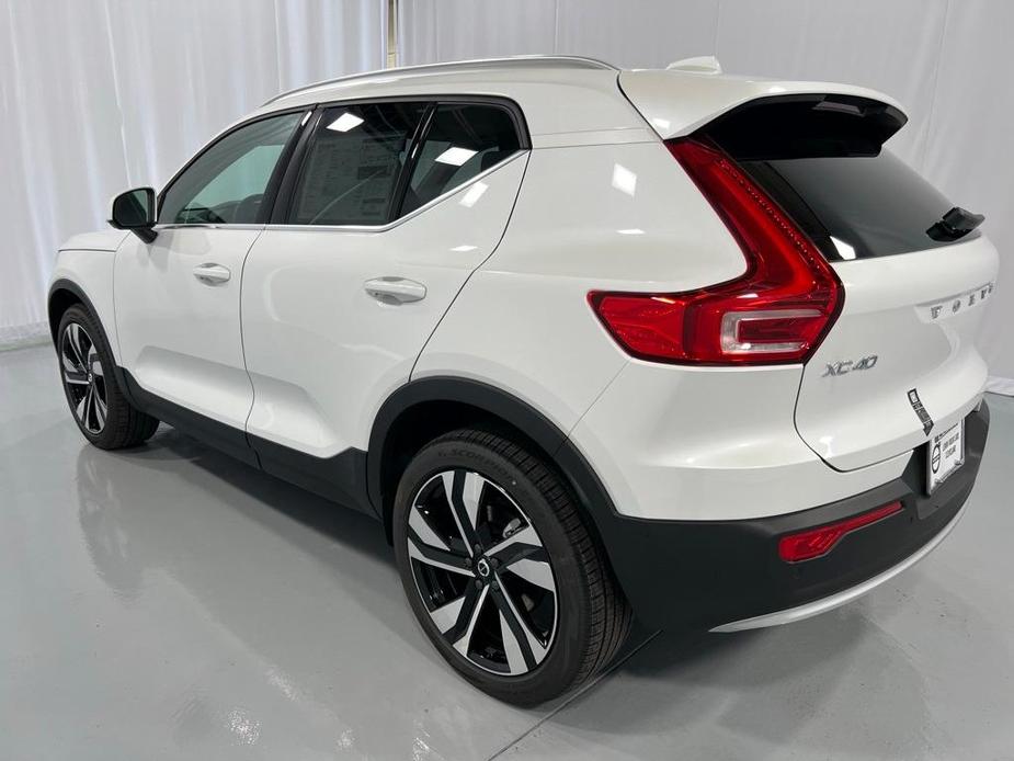 new 2025 Volvo XC40 car, priced at $49,790