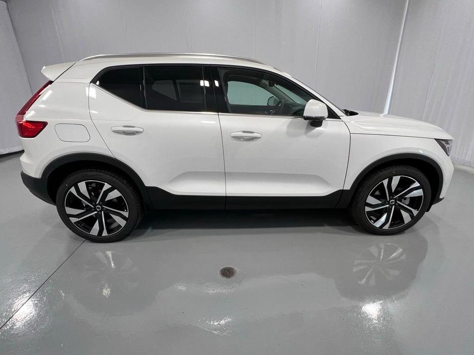 new 2025 Volvo XC40 car, priced at $49,790