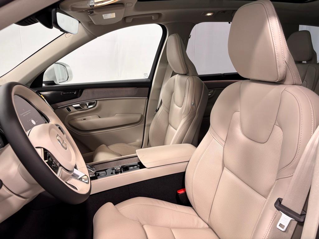 new 2026 Volvo XC90 car, priced at $75,155