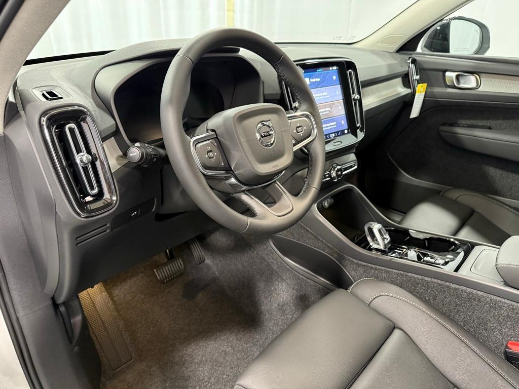 new 2025 Volvo XC40 car, priced at $48,335