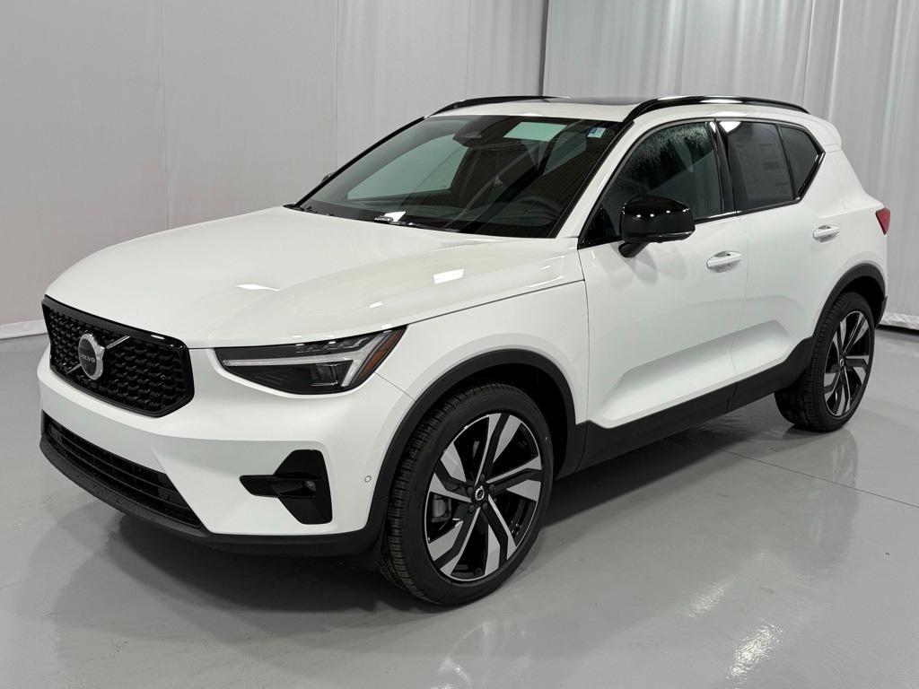 new 2025 Volvo XC40 car, priced at $49,810