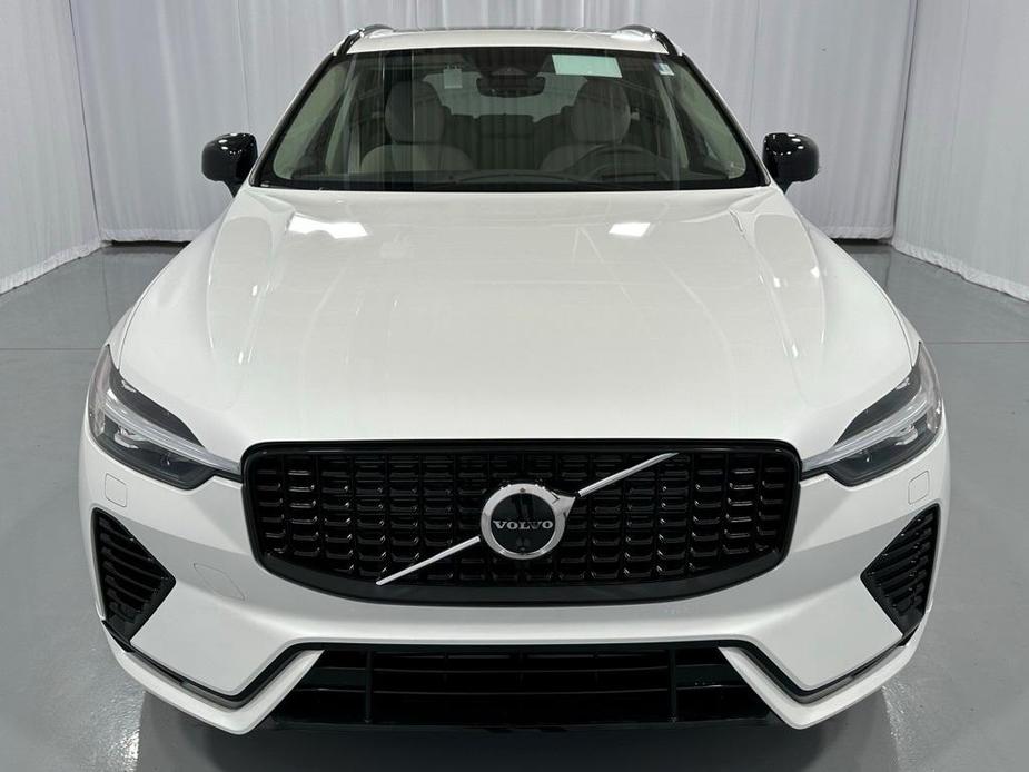 new 2025 Volvo XC60 car, priced at $71,485