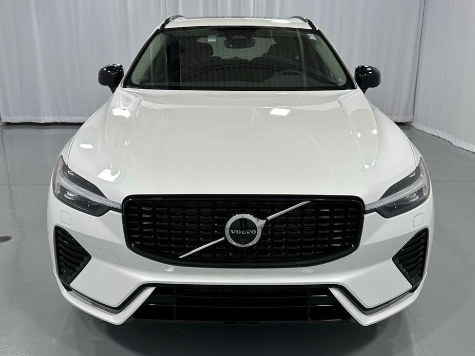 new 2025 Volvo XC60 car, priced at $53,745