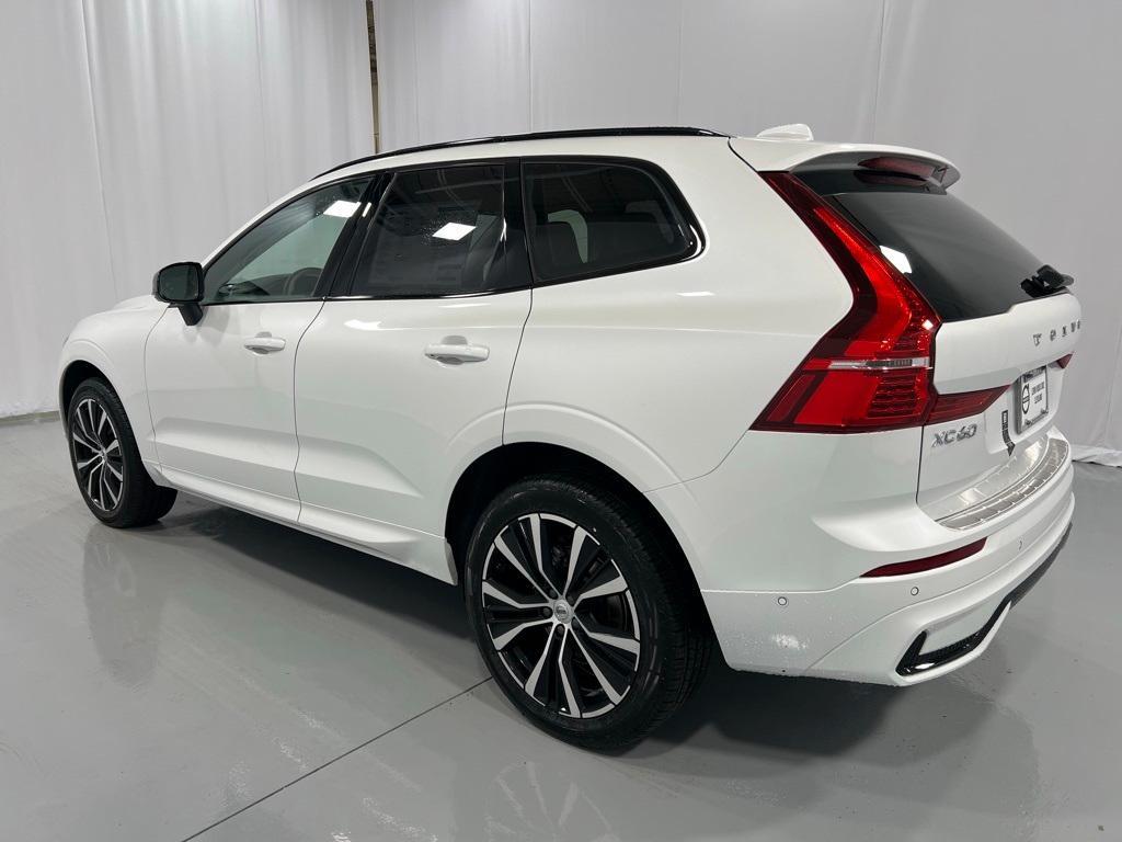 new 2025 Volvo XC60 car, priced at $55,335