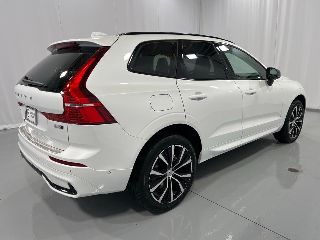 new 2025 Volvo XC60 car, priced at $55,335