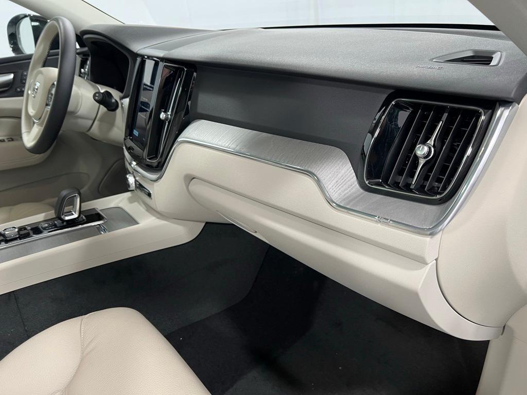 new 2025 Volvo XC60 car, priced at $55,335