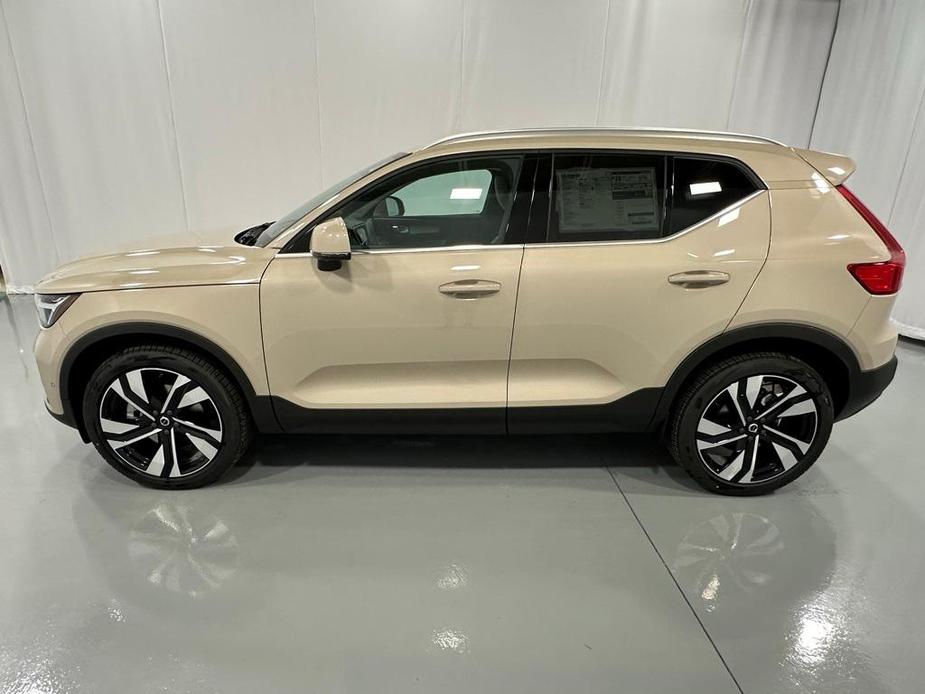 new 2025 Volvo XC40 car, priced at $48,820