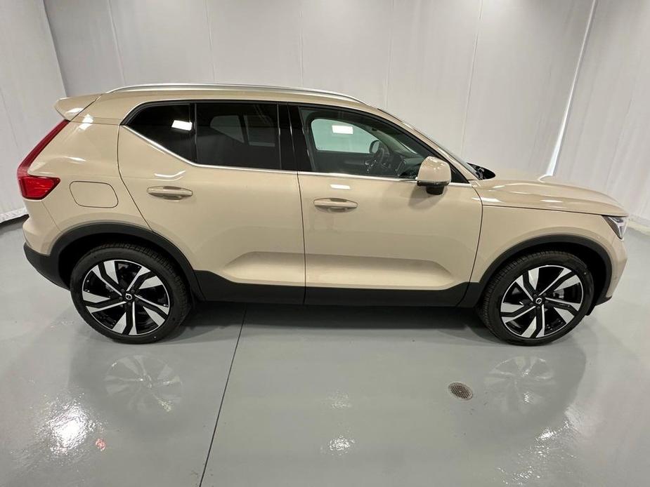 new 2025 Volvo XC40 car, priced at $48,820