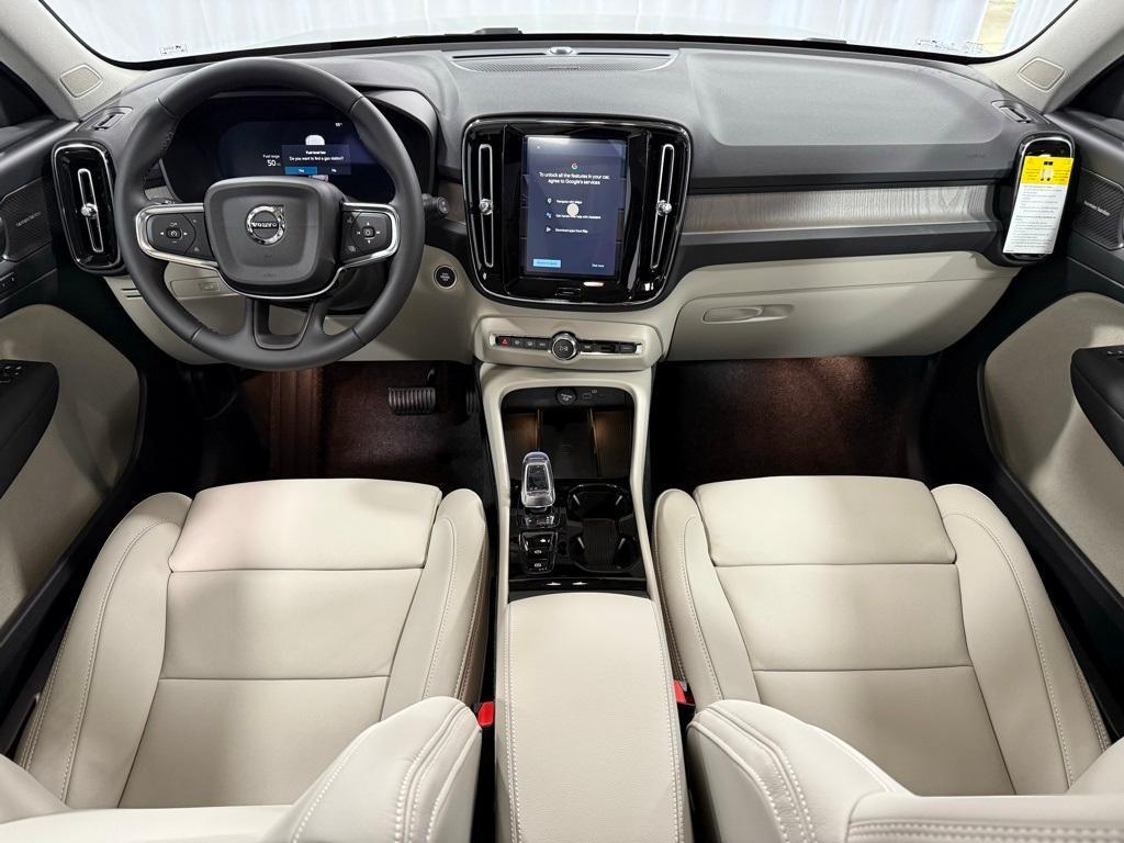 new 2025 Volvo XC40 car, priced at $52,015