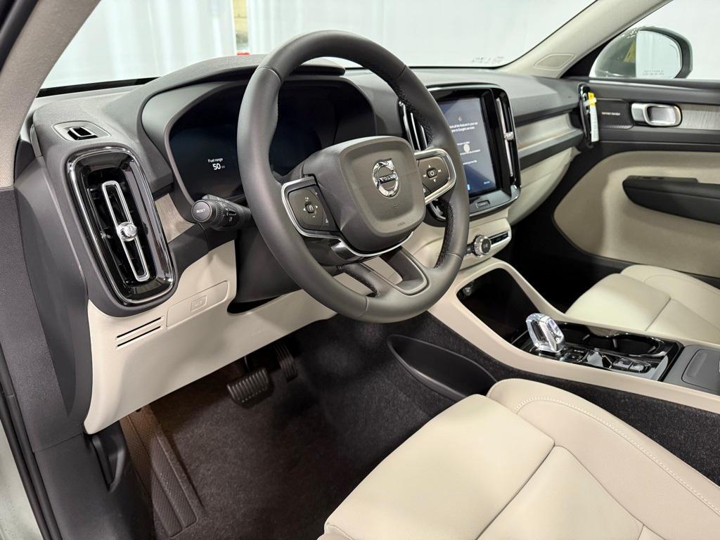 new 2025 Volvo XC40 car, priced at $52,015