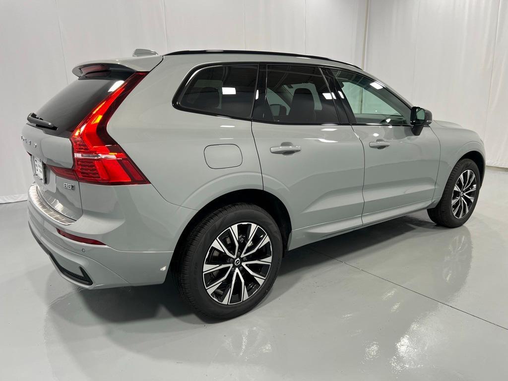 new 2025 Volvo XC60 car, priced at $51,075