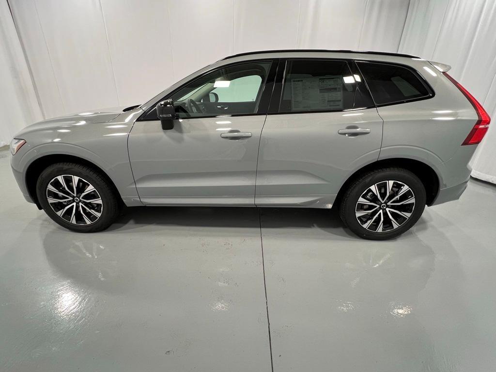 new 2025 Volvo XC60 car, priced at $51,075