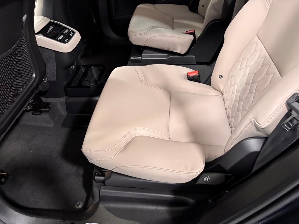 new 2026 Volvo XC90 car, priced at $70,595
