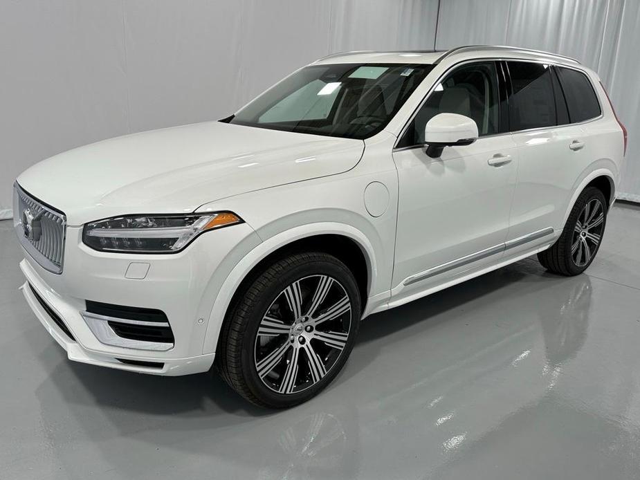 new 2025 Volvo XC90 car, priced at $77,955