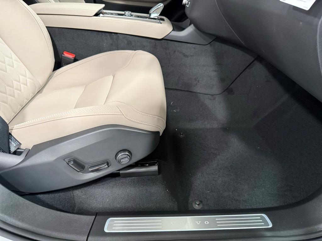 new 2026 Volvo XC90 car, priced at $71,825