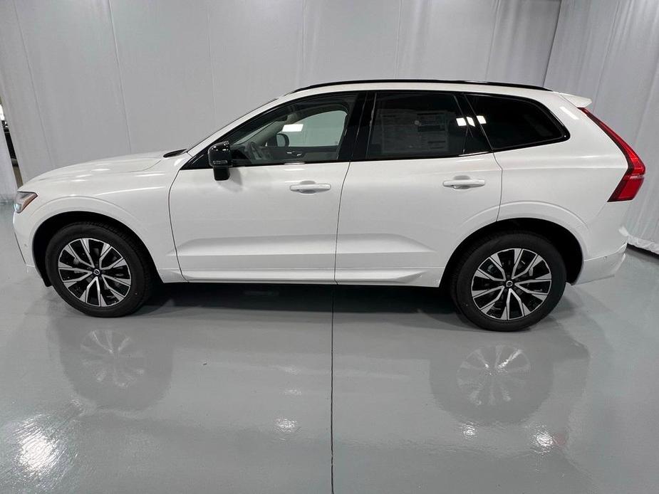 new 2025 Volvo XC60 car, priced at $54,325