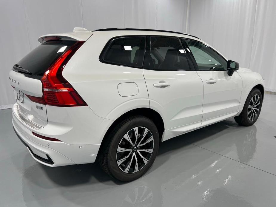 new 2025 Volvo XC60 car, priced at $54,325