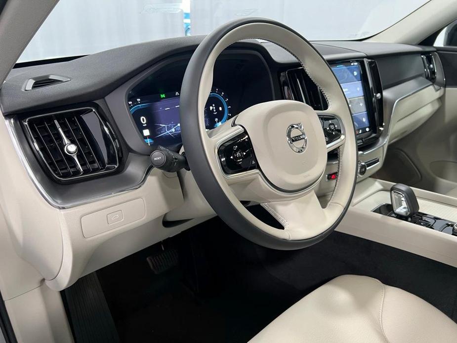 new 2025 Volvo XC60 car, priced at $54,325