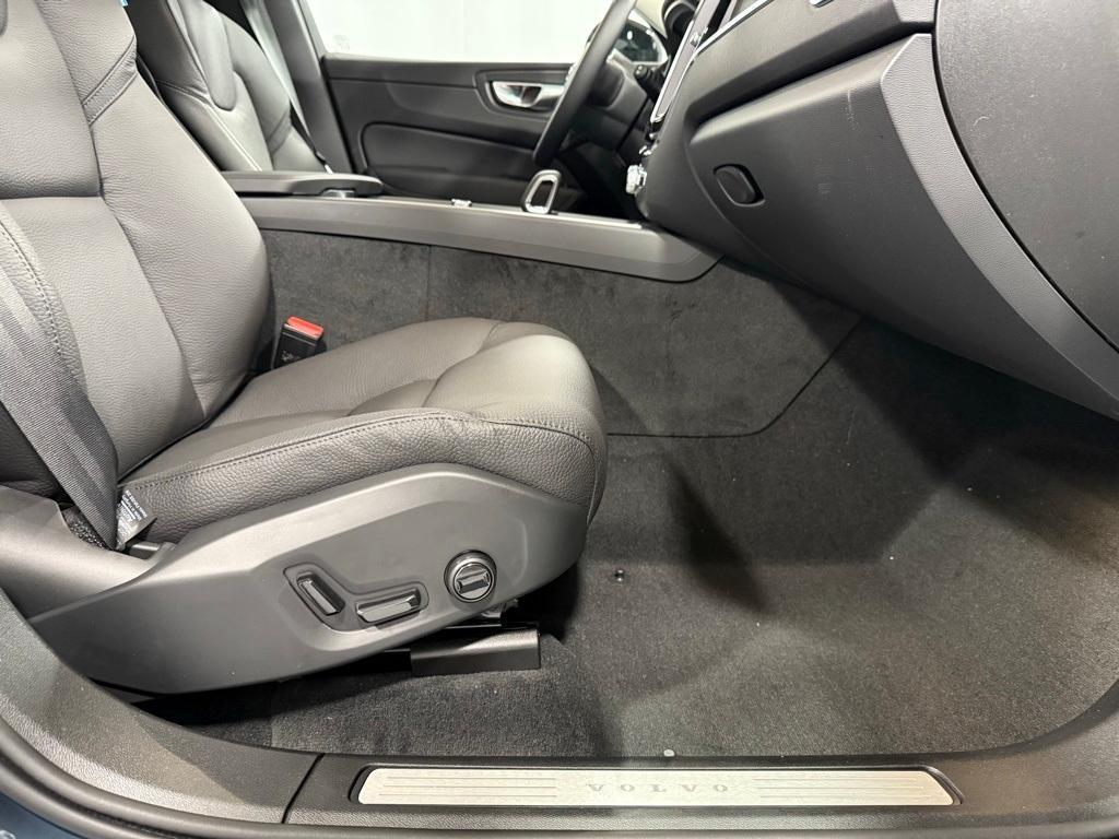 new 2025 Volvo XC60 car, priced at $55,360