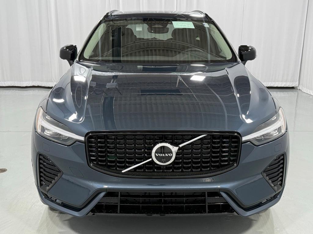 new 2025 Volvo XC60 car, priced at $55,360