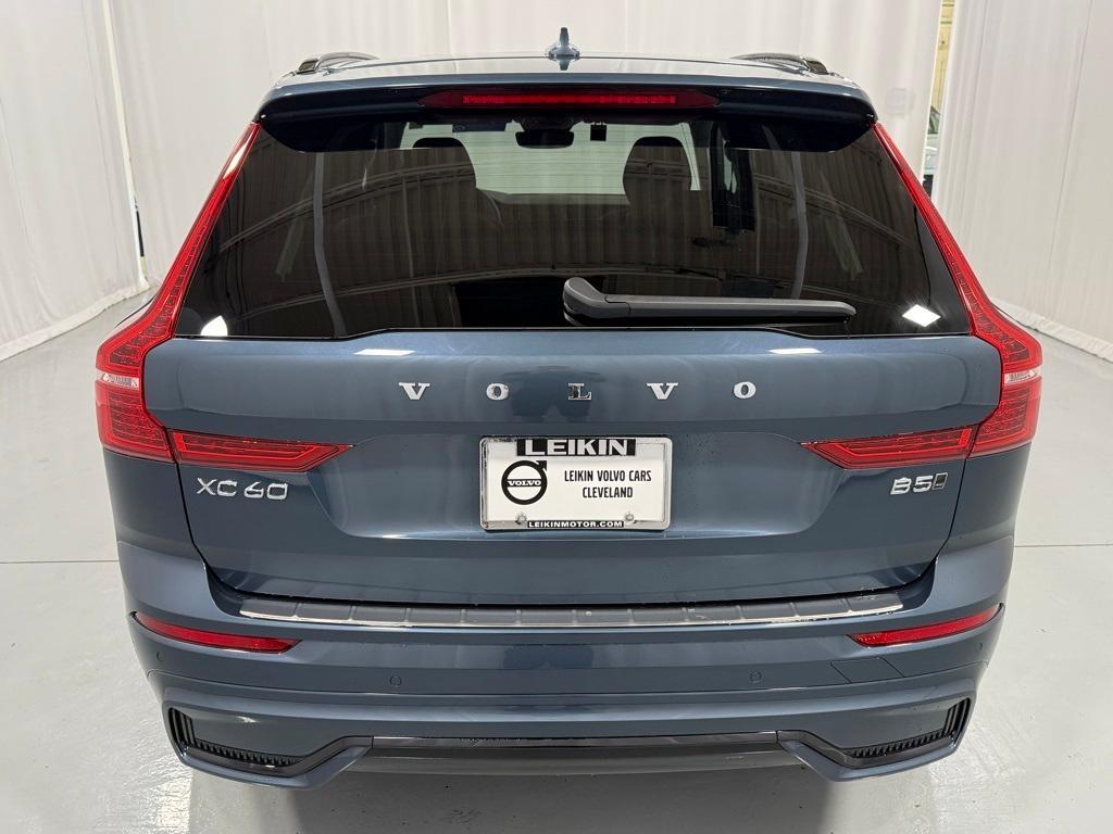 new 2025 Volvo XC60 car, priced at $55,360
