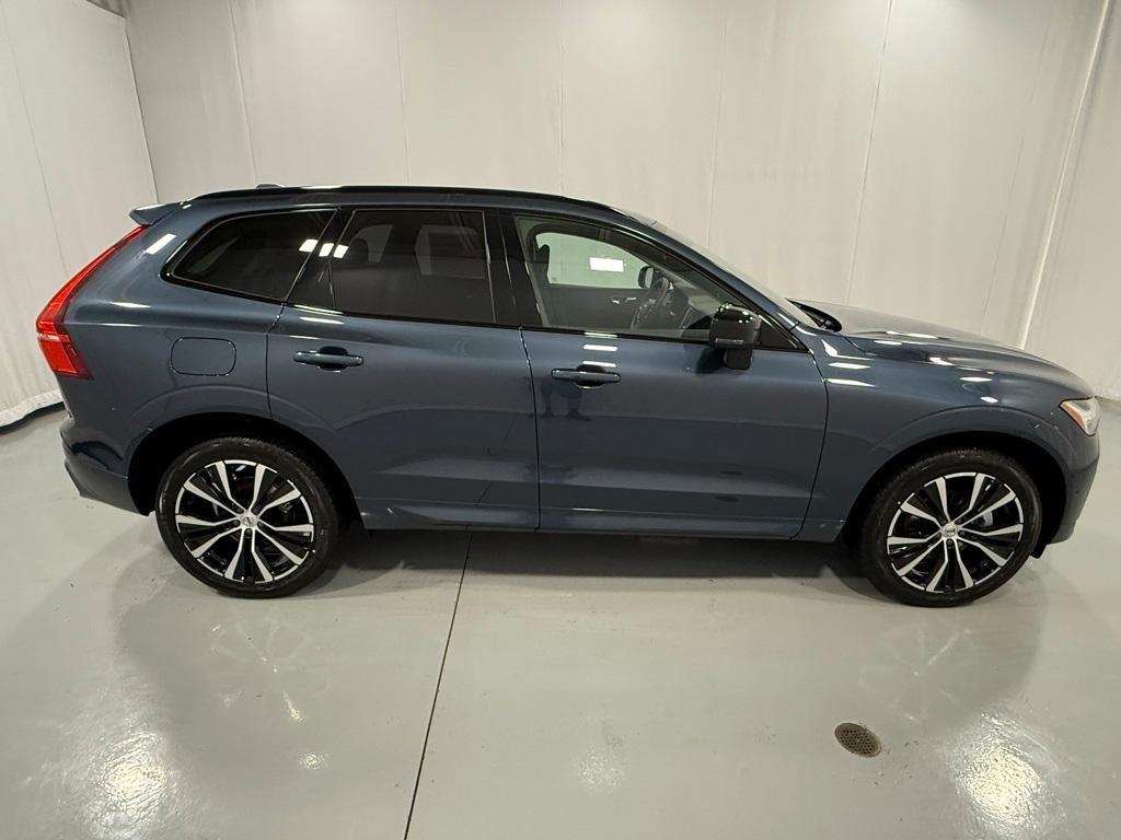 new 2025 Volvo XC60 car, priced at $55,360