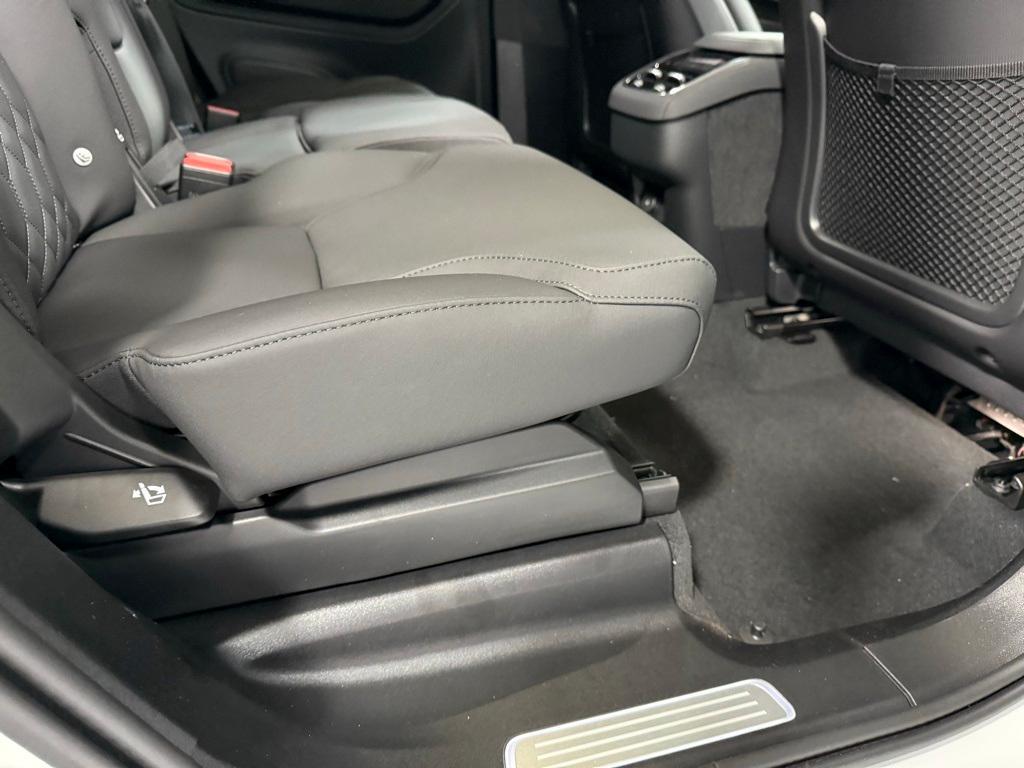 new 2025 Volvo XC90 car, priced at $69,155