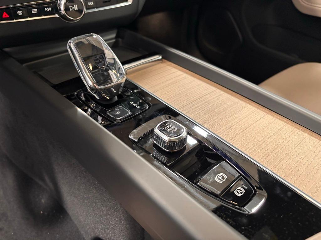 new 2026 Volvo XC60 car, priced at $58,135