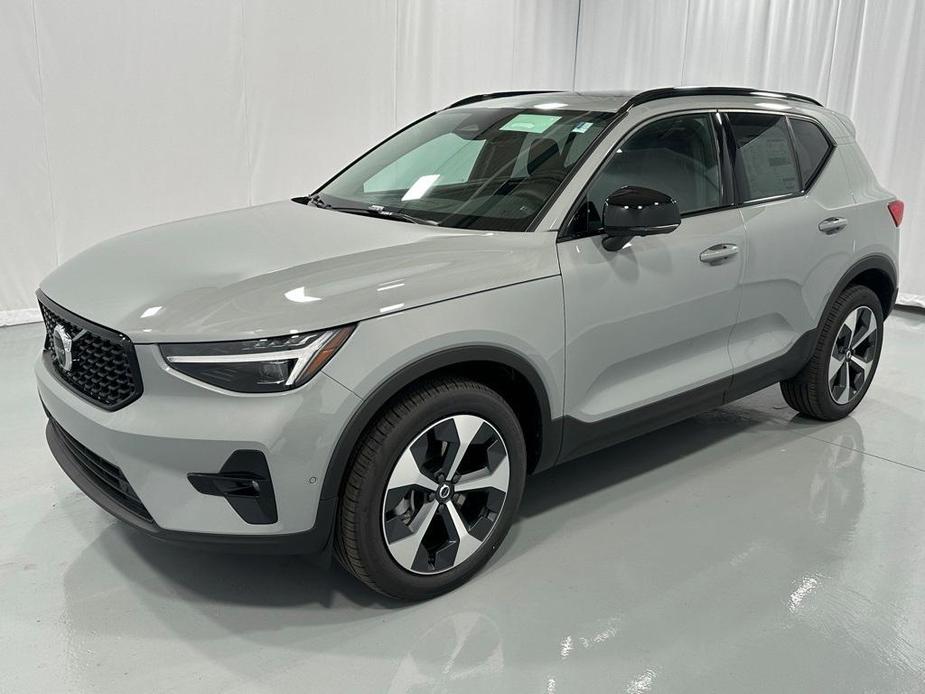 new 2025 Volvo XC40 car, priced at $48,315