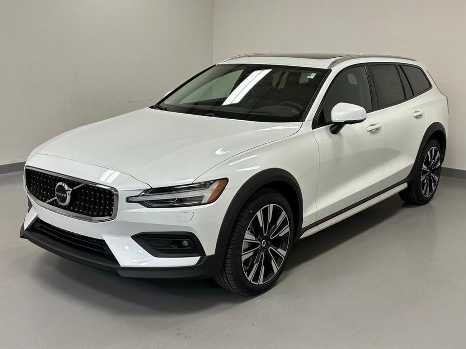 new 2024 Volvo V60 Cross Country car, priced at $58,725