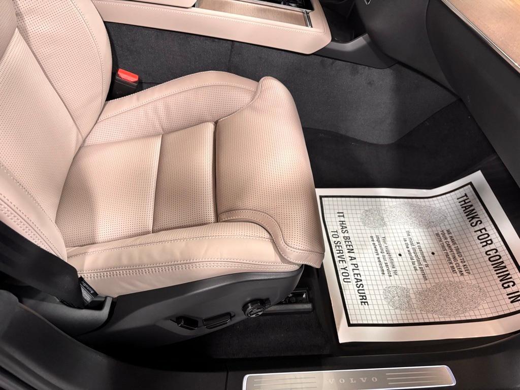 new 2026 Volvo XC90 car, priced at $75,155