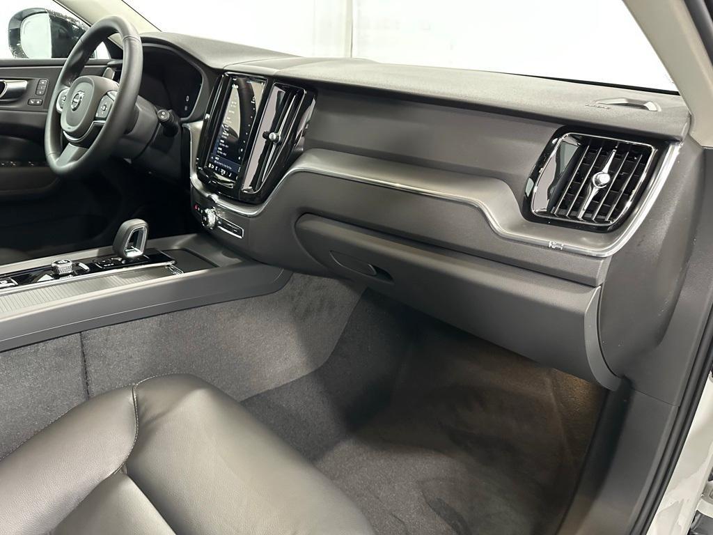 new 2025 Volvo XC60 car, priced at $51,075