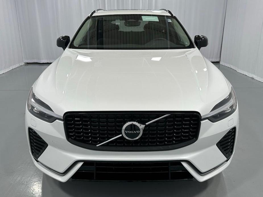 new 2025 Volvo XC60 car, priced at $51,075