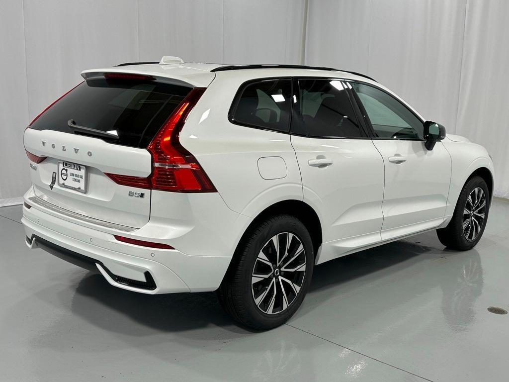 new 2025 Volvo XC60 car, priced at $51,075