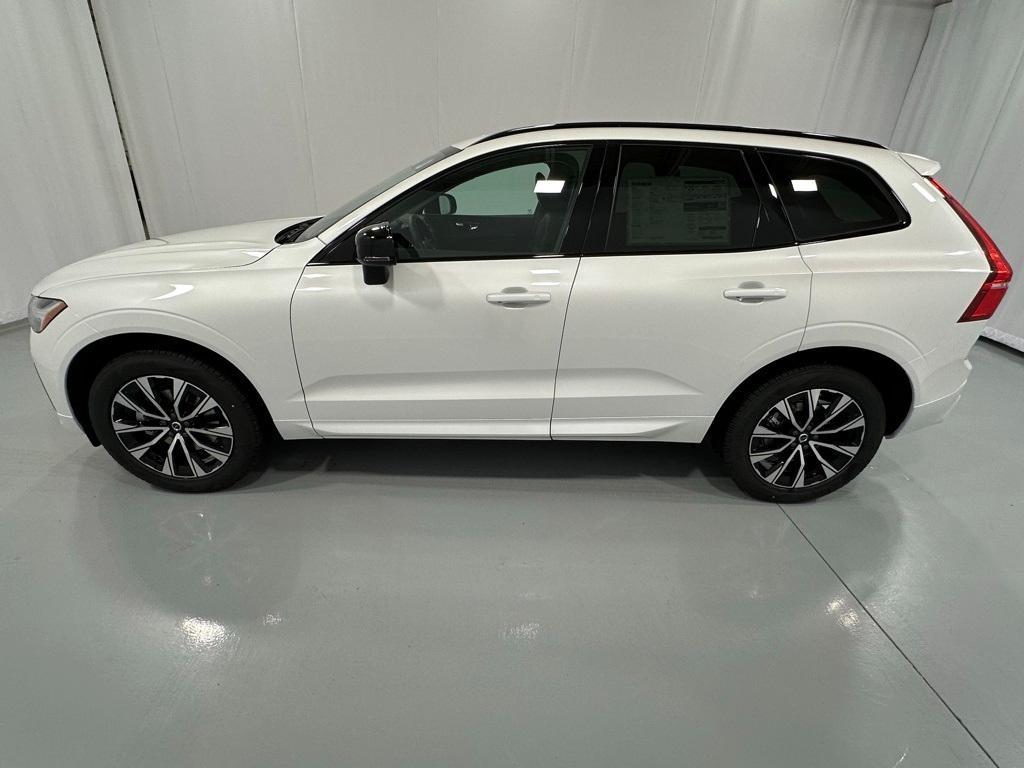 new 2025 Volvo XC60 car, priced at $51,075