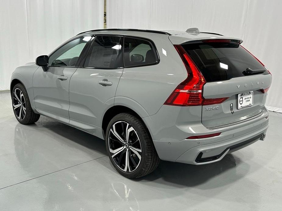 new 2025 Volvo XC60 car, priced at $62,620