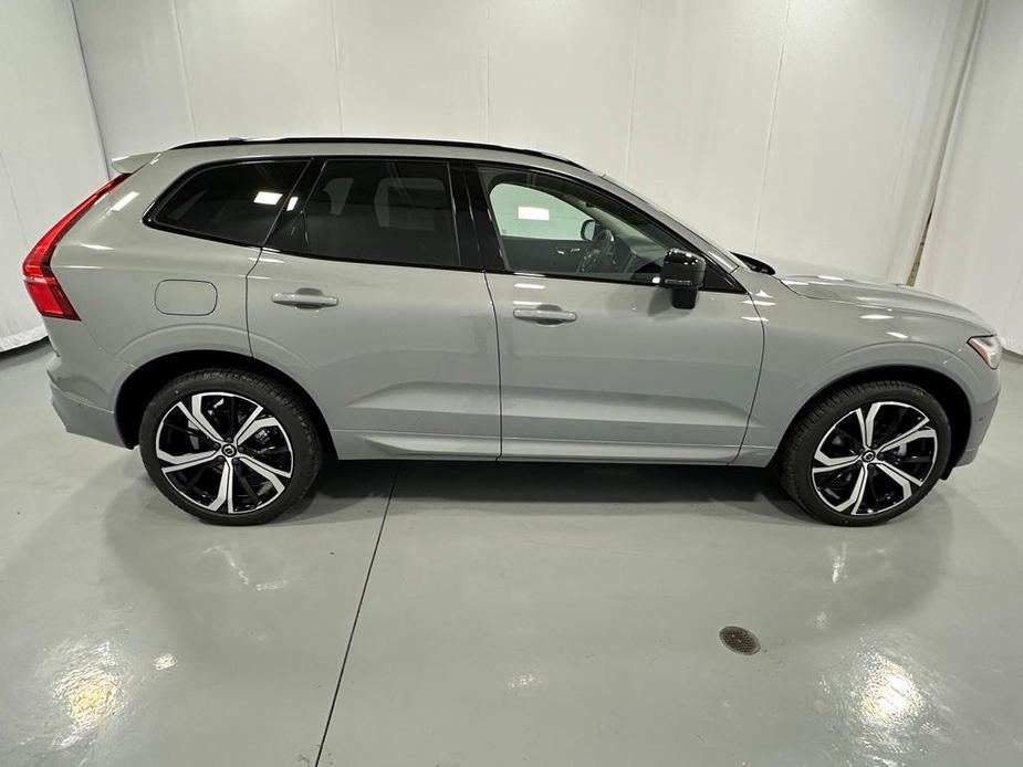 new 2025 Volvo XC60 car, priced at $62,620