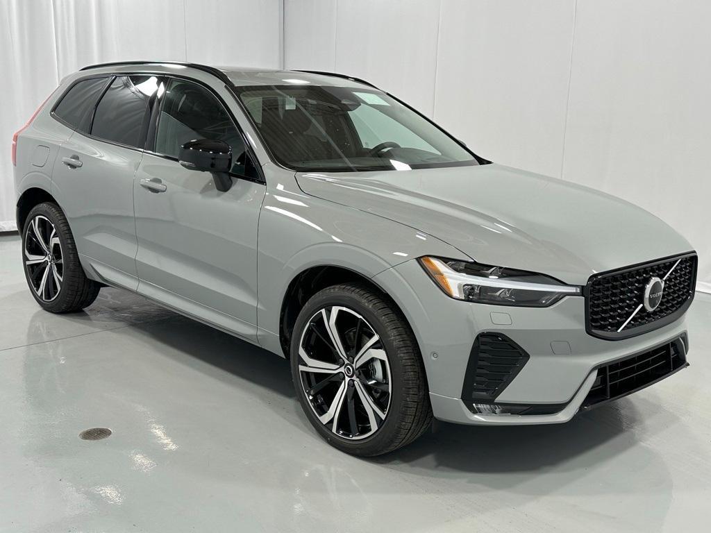 new 2025 Volvo XC60 car, priced at $62,620