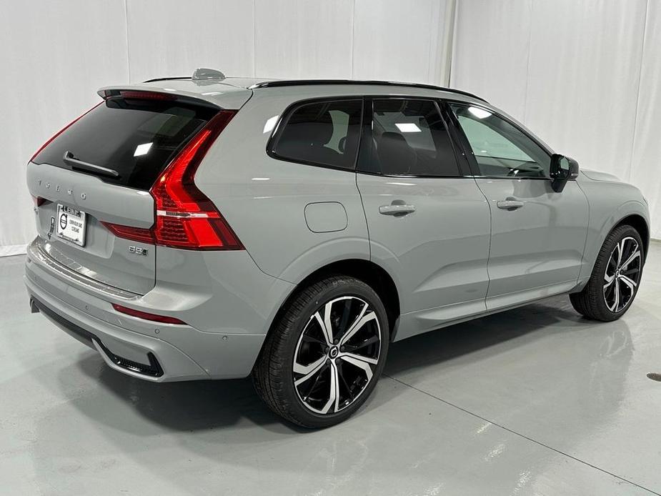 new 2025 Volvo XC60 car, priced at $62,620