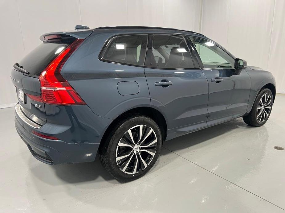 new 2025 Volvo XC60 car, priced at $55,335