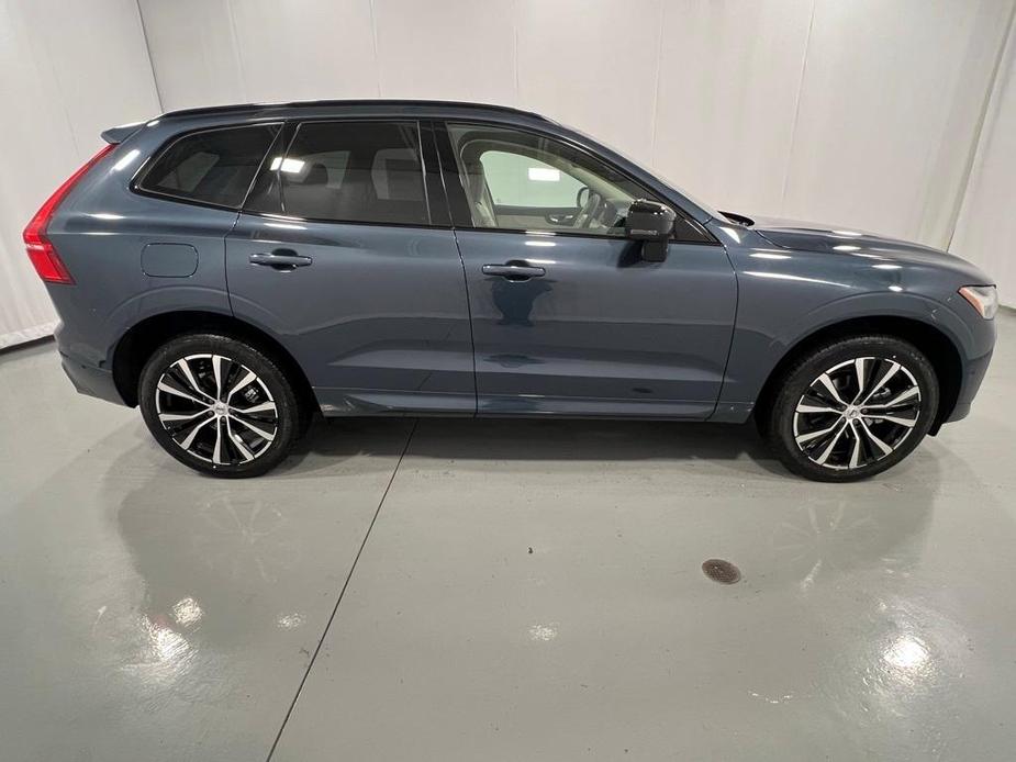 new 2025 Volvo XC60 car, priced at $55,335