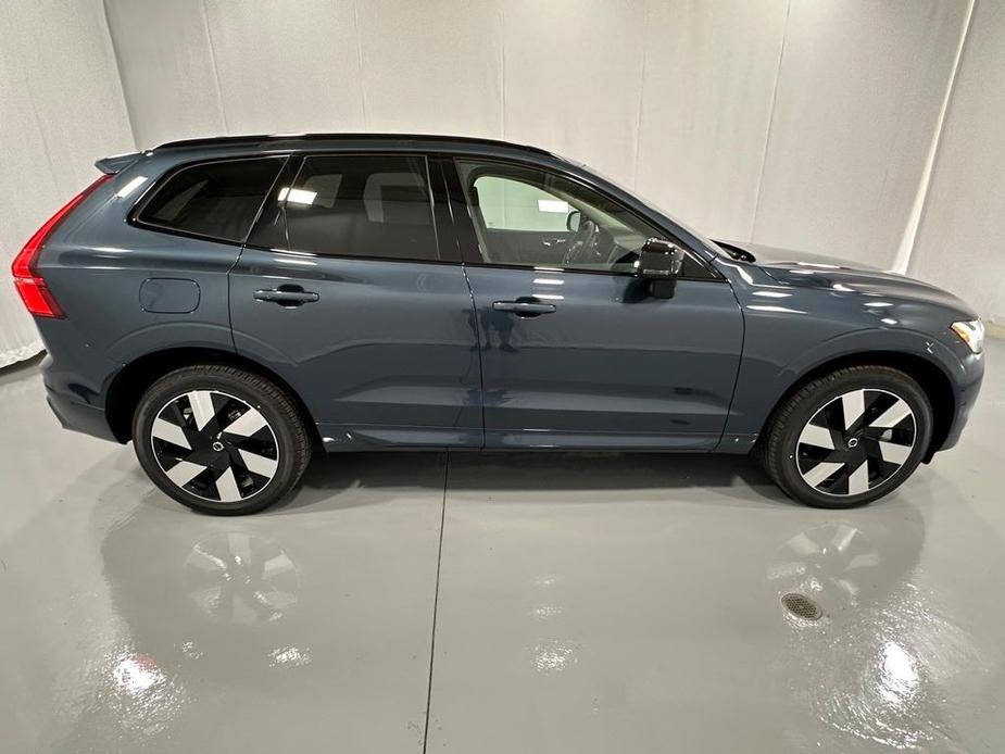 new 2025 Volvo XC60 car, priced at $66,235