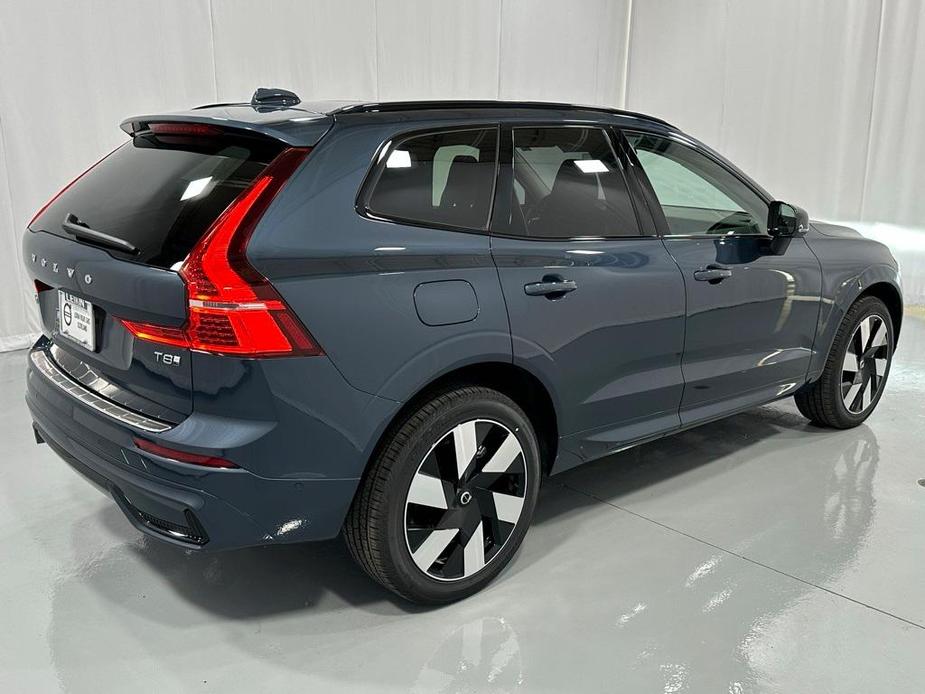 new 2025 Volvo XC60 car, priced at $66,235