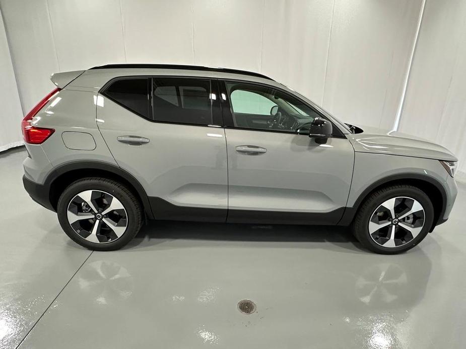 new 2025 Volvo XC40 car, priced at $48,315