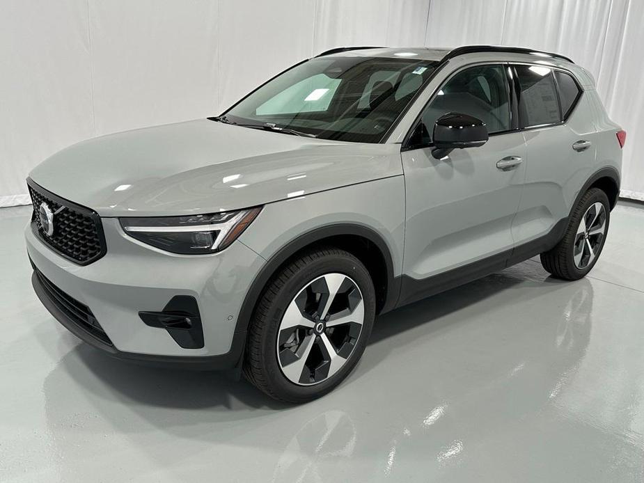 new 2025 Volvo XC40 car, priced at $48,315