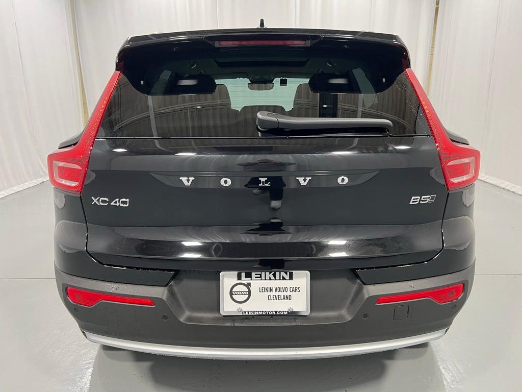 new 2025 Volvo XC40 car, priced at $52,235
