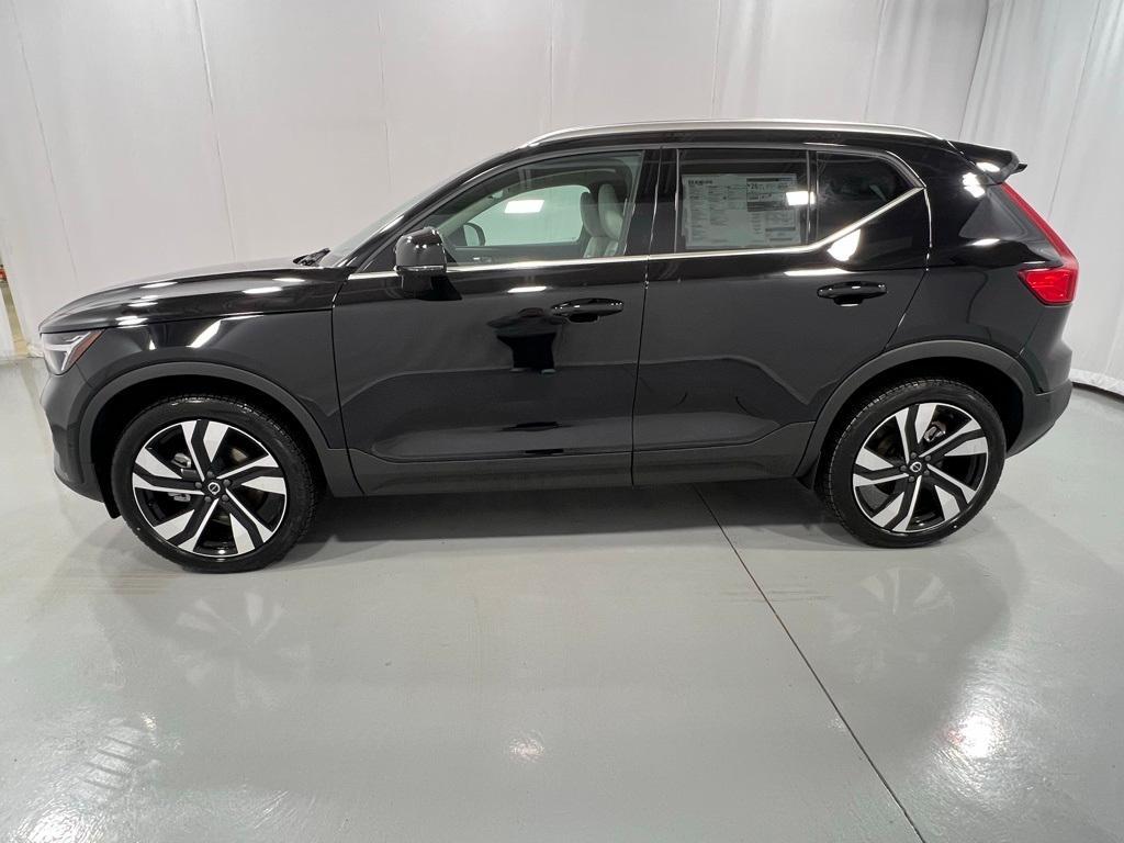new 2025 Volvo XC40 car, priced at $52,235