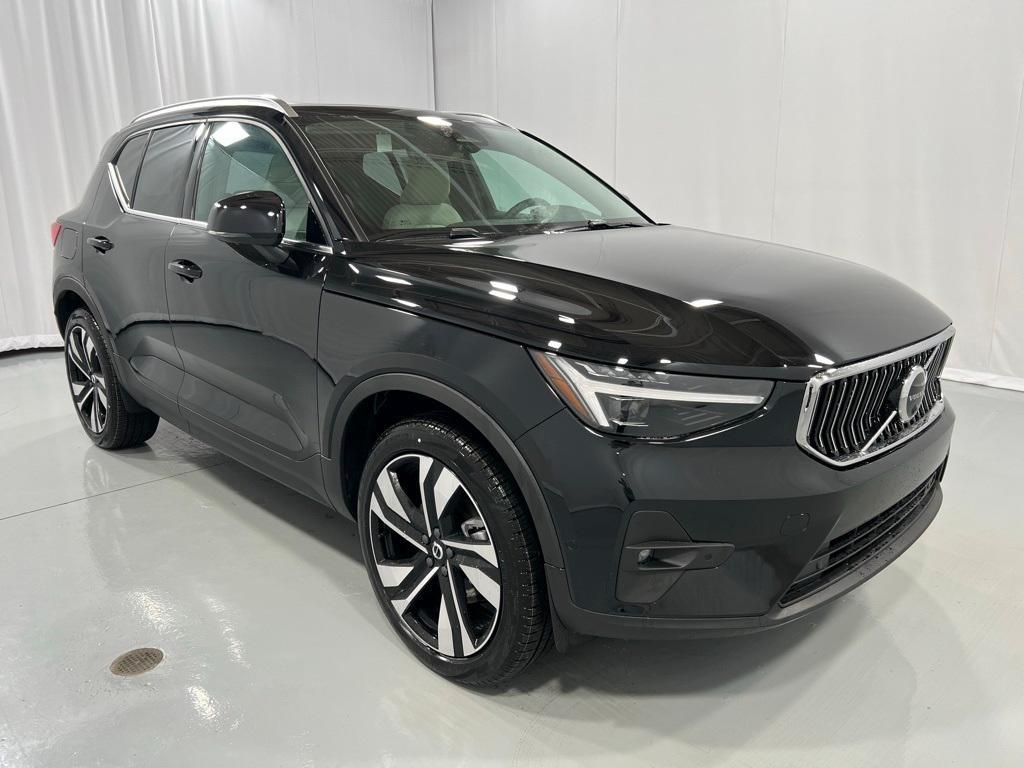 new 2025 Volvo XC40 car, priced at $52,235