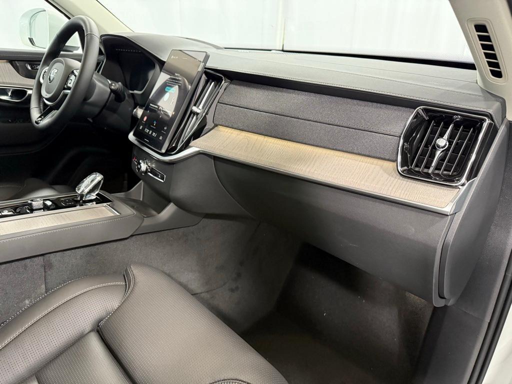 new 2025 Volvo XC90 Plug-In Hybrid car, priced at $82,405